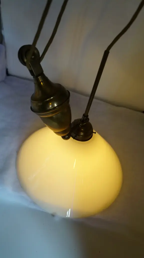 Counterweight pendant lamp 