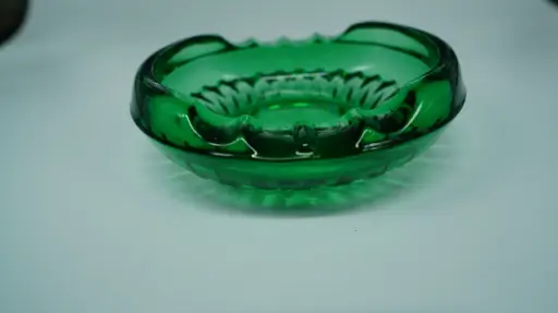 [ViToba00000001877] Vintage Green Pressed Glass Ashtray – Retro Mid-Century Style (Ø 12 cm)