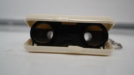 [ViBino00000002269] Vintage Theater De Meervaart Folding Opera Glasses Binoculars Keychain Pocket Viewer White